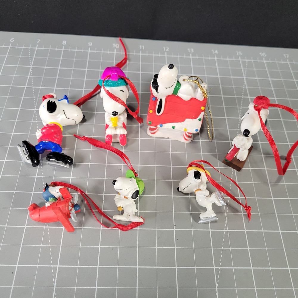 Peanuts Snoopy Christmas Ornament Set 7 Vintage Style Holidays